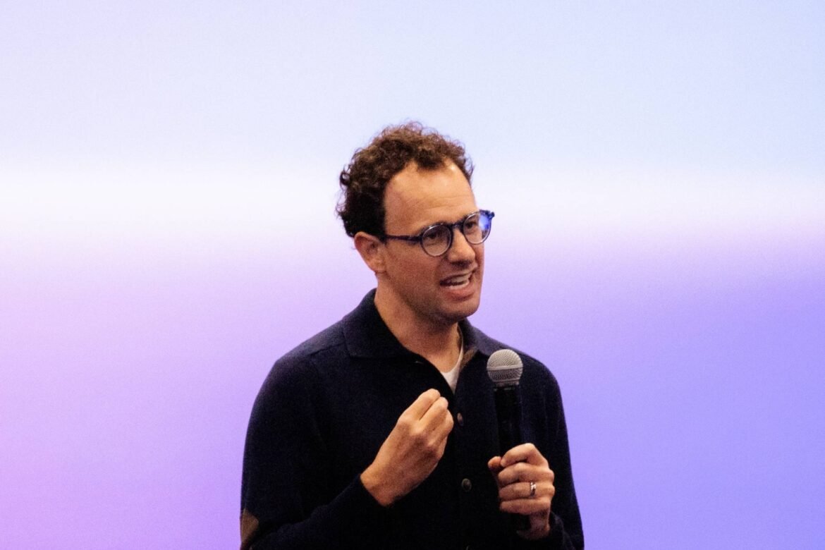 Anthropic CEO Amodei to meet Trump with AI safety concern rising