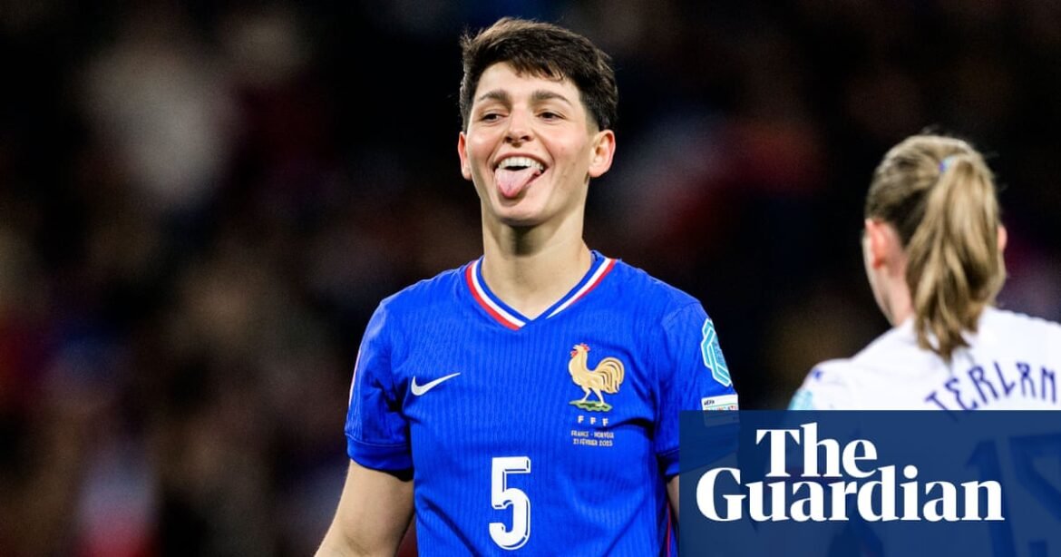 Arsenal poised to land PSG’s Élisa De Almeida on WSL transfer deadline day | Women's Super League
