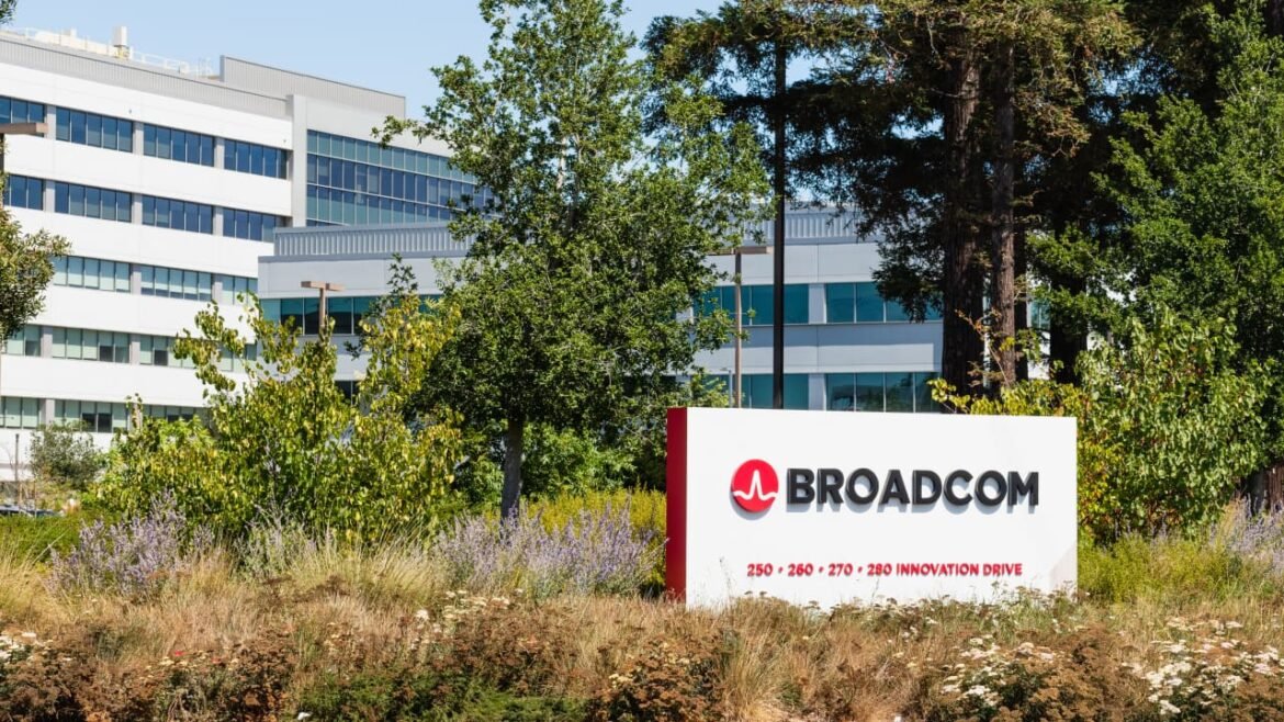 Broadcom’s stock falls despite upbeat earnings, extending a frustrating stretch for investors