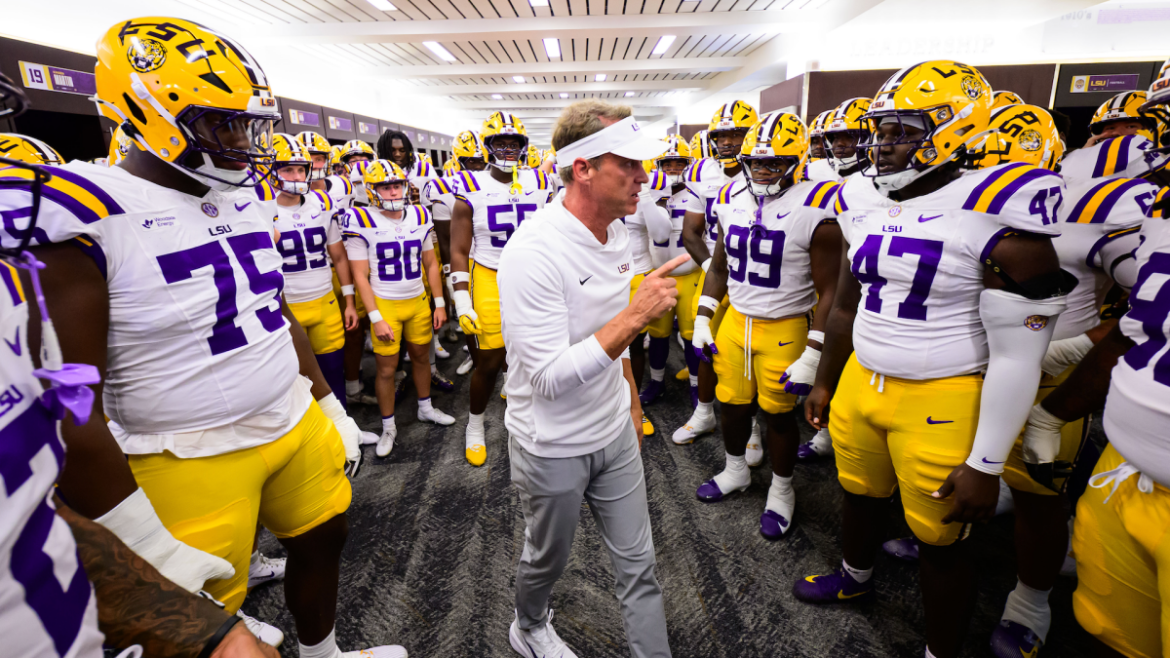 College football odds, picks, predictions: LSU vs. Ole Miss highlights Week 3