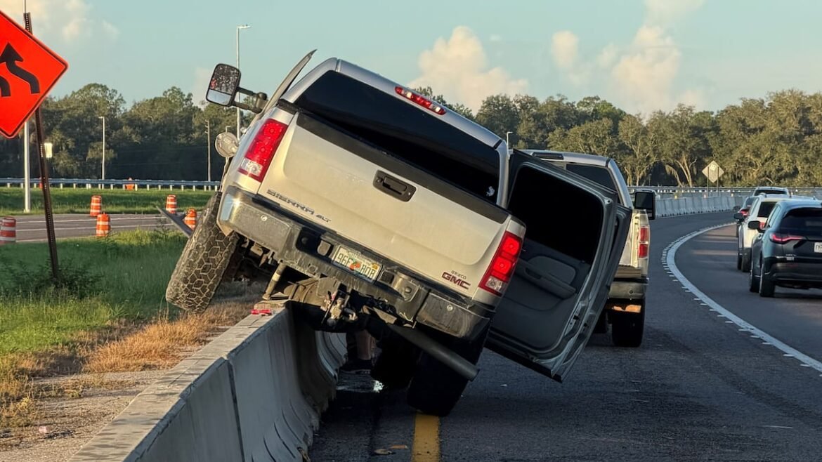 Florida man driving on Polk Parkway crashes while putting on deodorant