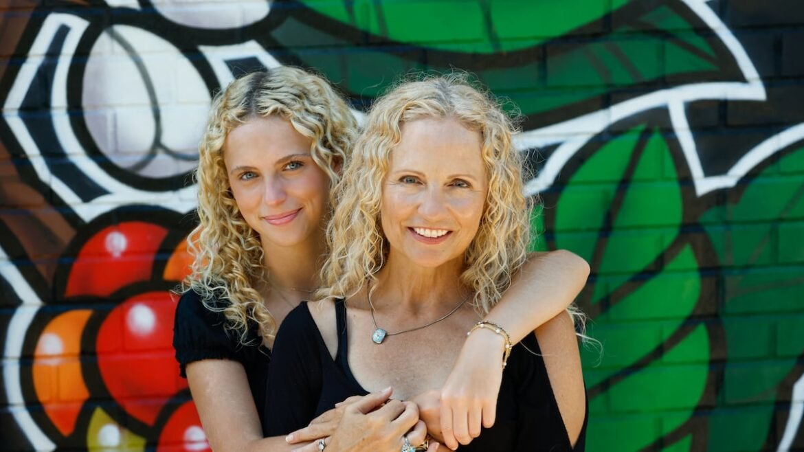 Florida mom and daughter are fighting crime together — on TV