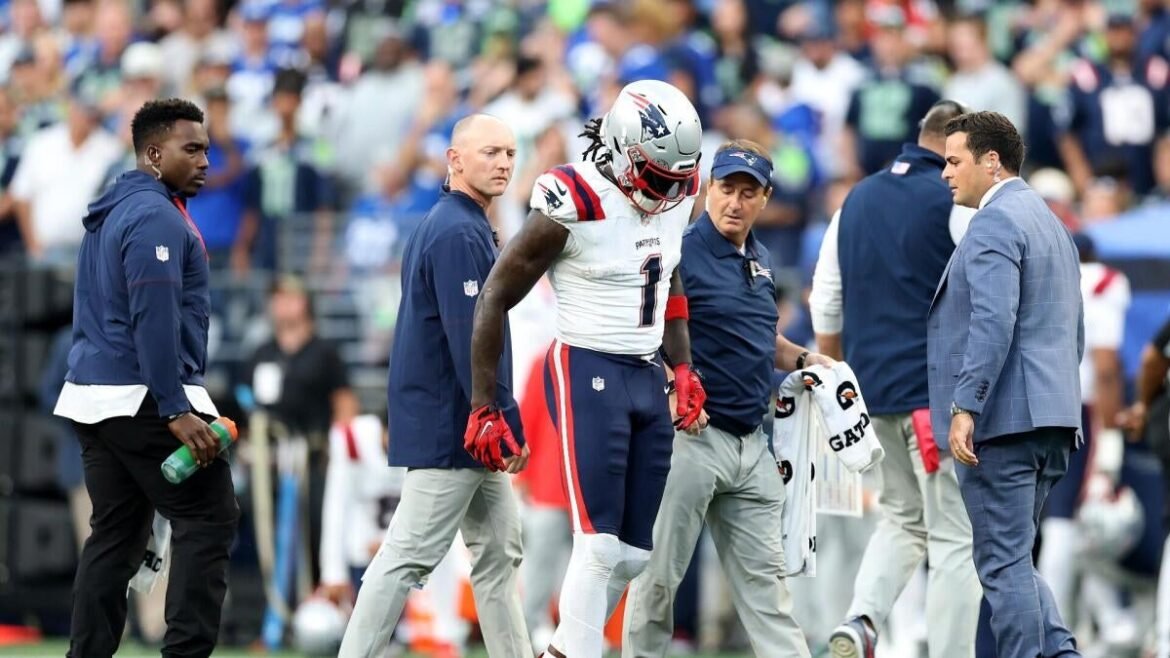 Patriots' A.J. Brown injures ankle, misses most of second half in loss to Seahawks