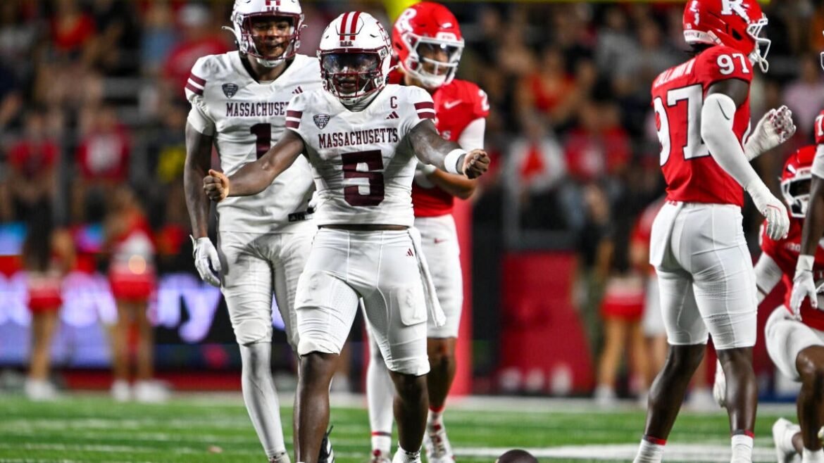 UMass shocks Rutgers: By the numbers as Minutemen snap nation's longest losing streak to FBS opponents