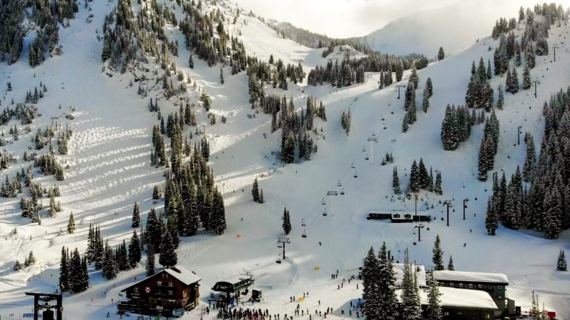 Utah's Exclusive Mountain Town Where Hard-Core Skiers and Wealthy Buyers Converge