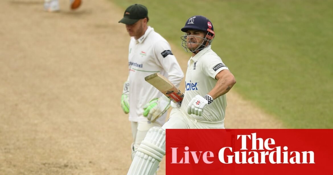 Warwickshire close on title as Somerset hopes fade: county cricket final round, day two – as it happened | County Championship