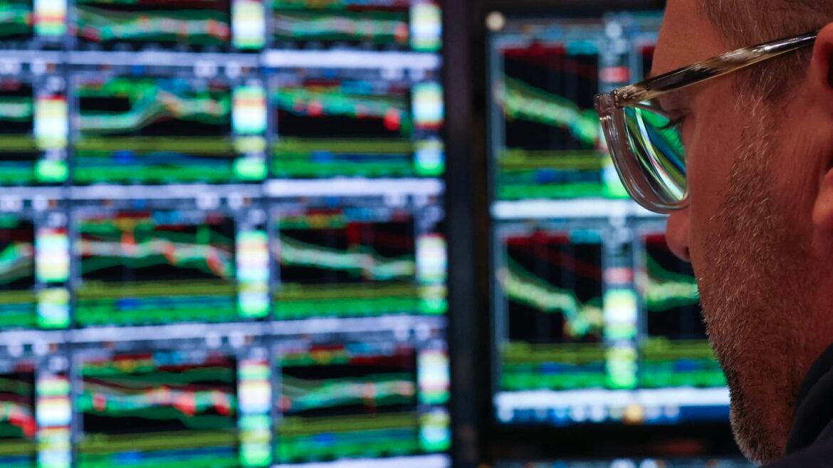 10-year Treasury yield falls below 5% on AI worries
