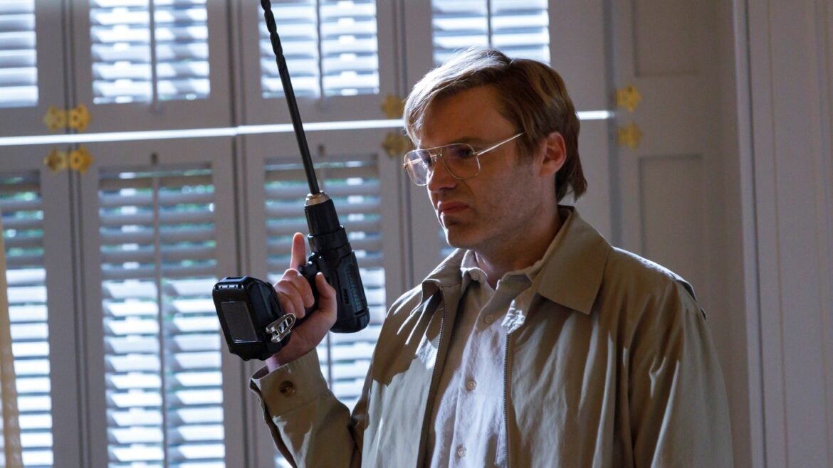13' Jeffrey Dahmer Actor on Cordelia Fate, Evan Peters Portrayal