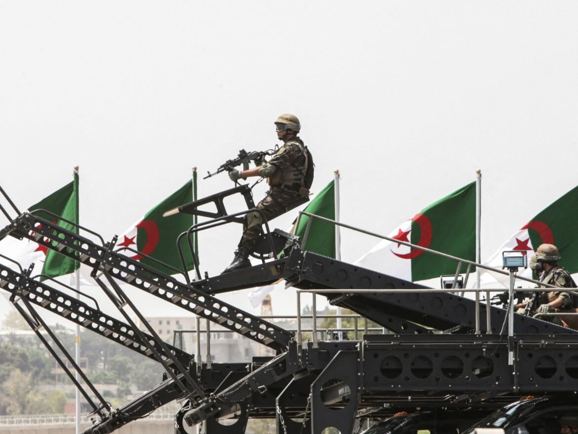 Algeria’s military deployment to Niger: What’s behind the move? | Explainer News