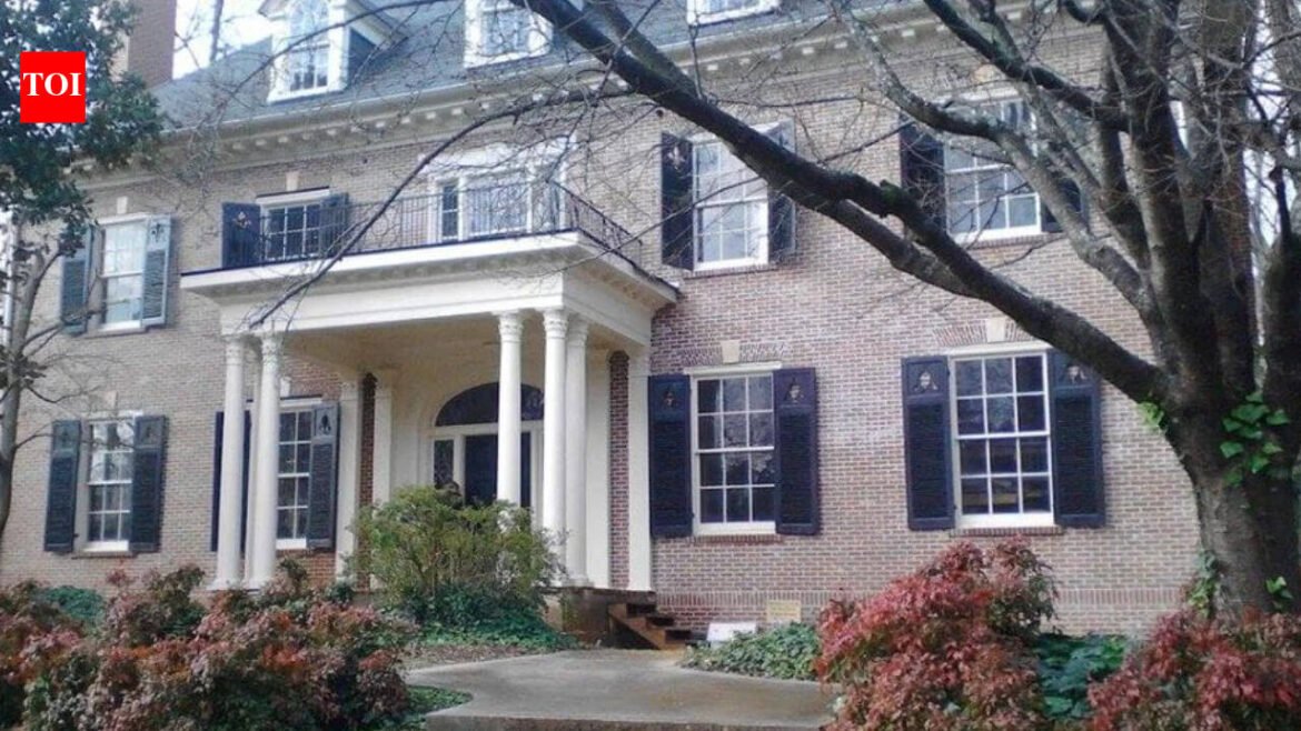 An Atlanta mansion built in 1924 for Thomas Jefferson’s great-great-grandson faced demolition; in 2013, its new owners cut the 8,000-sq-ft home in two and moved it about 2 miles to save it