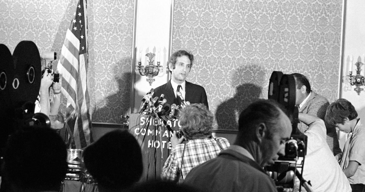 Daniel Ellsberg’s Stories of Courage and Foreboding – Mother Jones