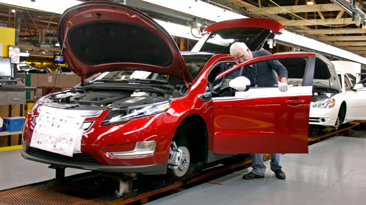 GM says hybrid vehicles are coming: 'We're not tone deaf'