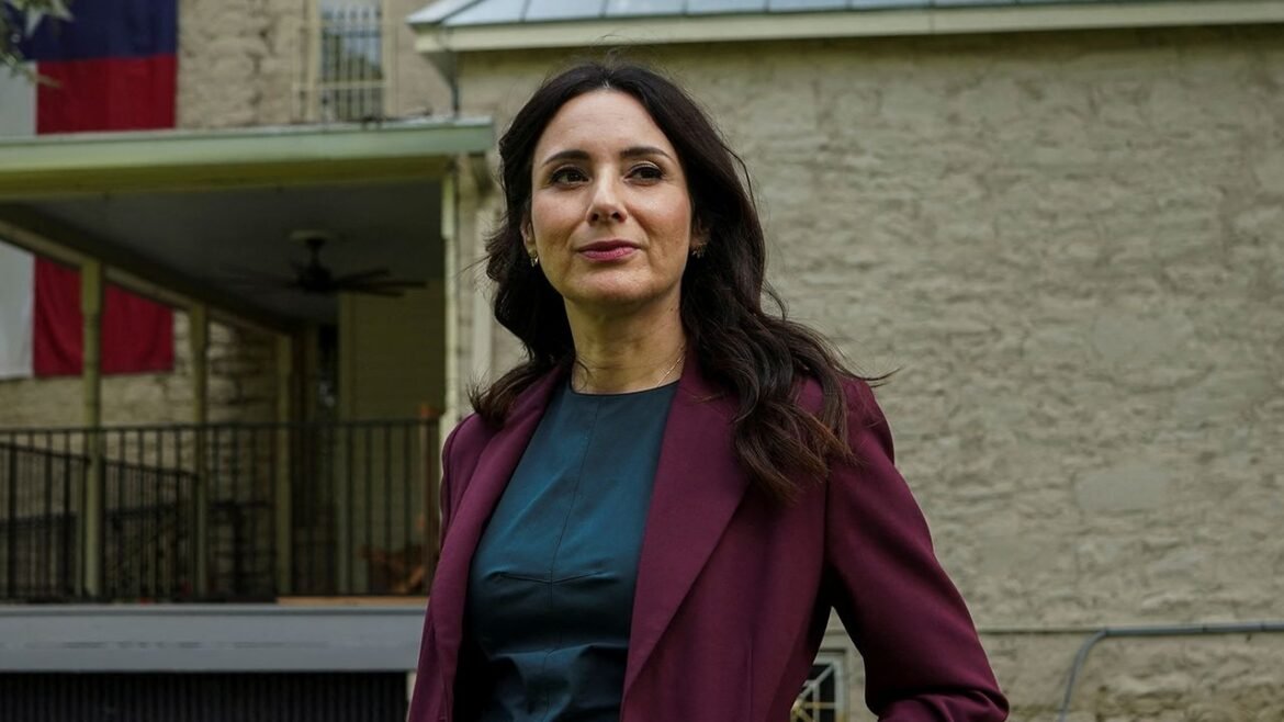 Gina Hinojosa’s Populism for Democrats
