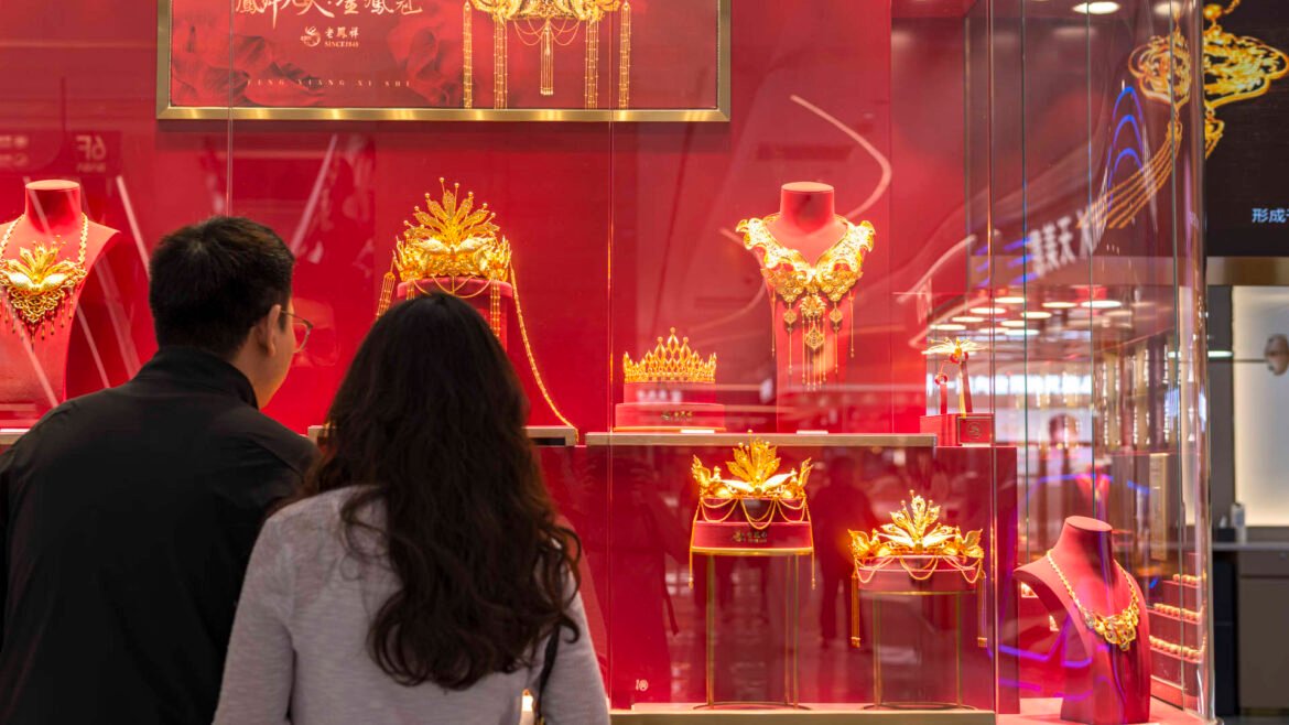 Gold buys help yuan go global