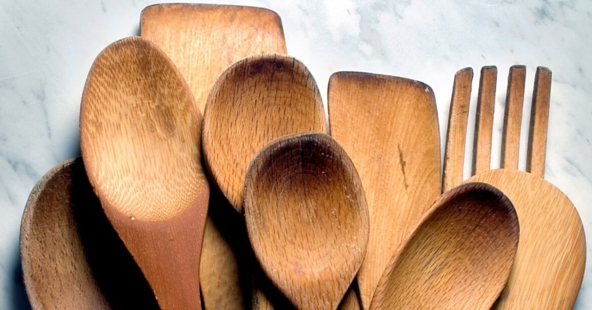 How to Clean Wooden Utensils