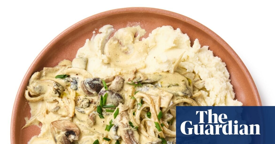 How to make mushroom stroganoff – recipe | Food