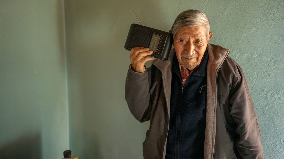 In Argentina, Rural Residents Send Messages Over the Radio