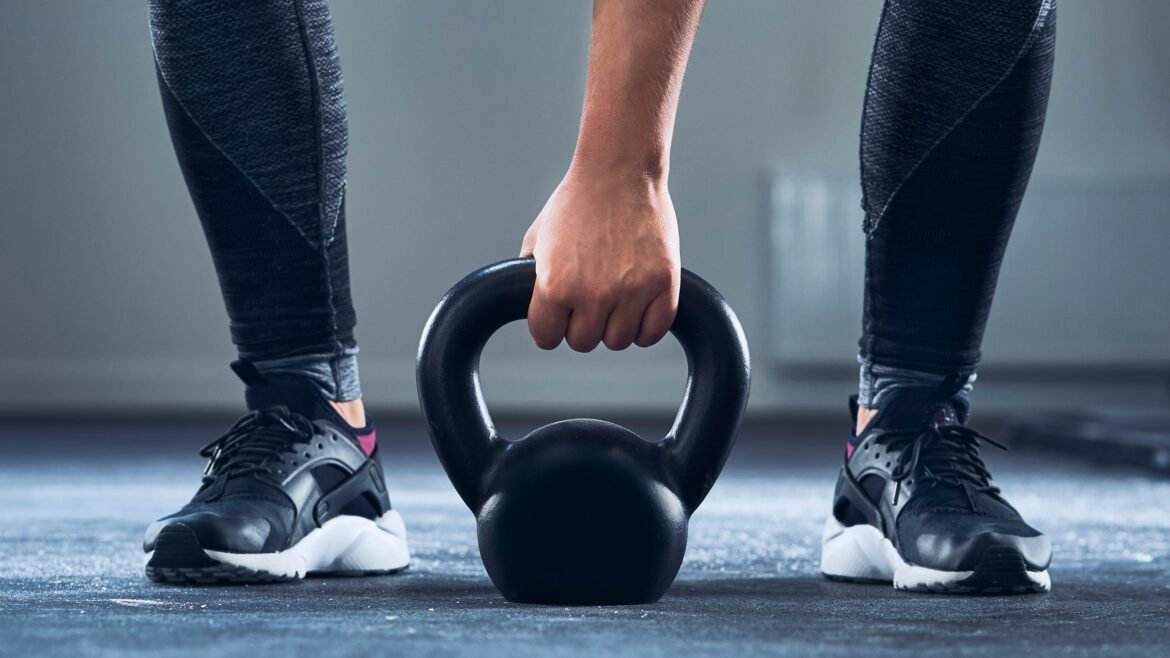 Just 7 Days of Strength Training Starts Shrinking Fat Cells in Mice : ScienceAlert