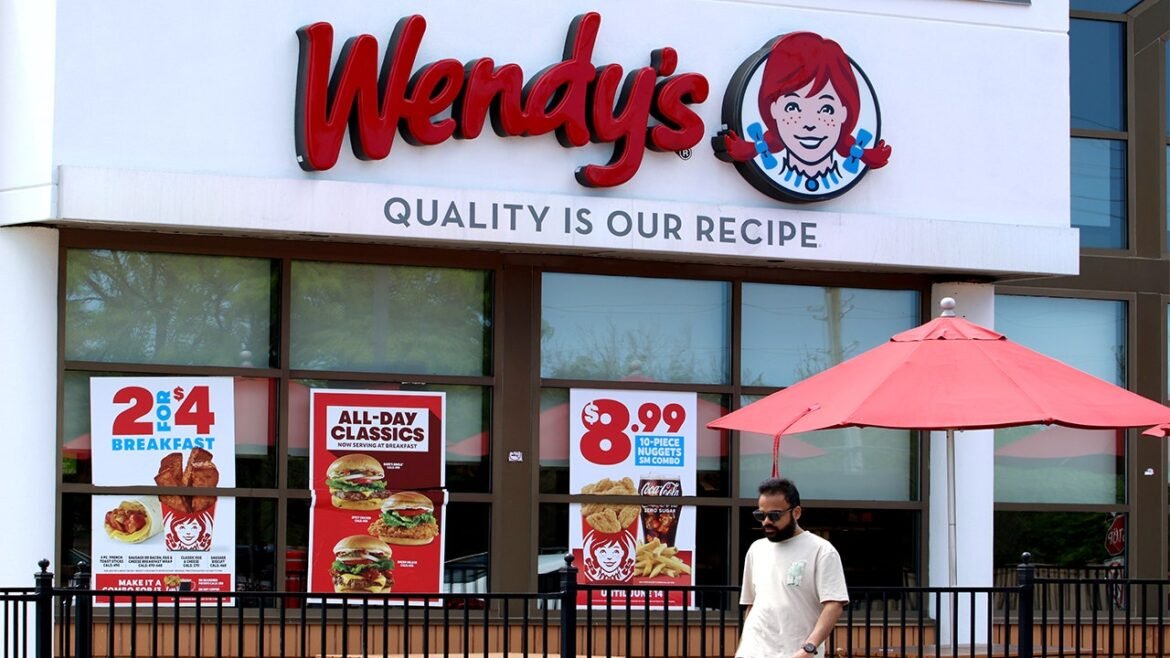 Nelson Peltz's Trian Fund bids $1.4B to make Wendy's a private company