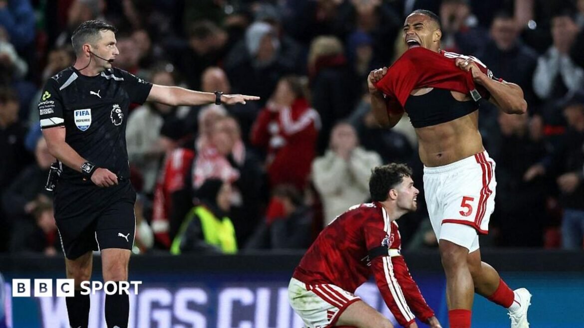 Murillo reacts after missing a chance