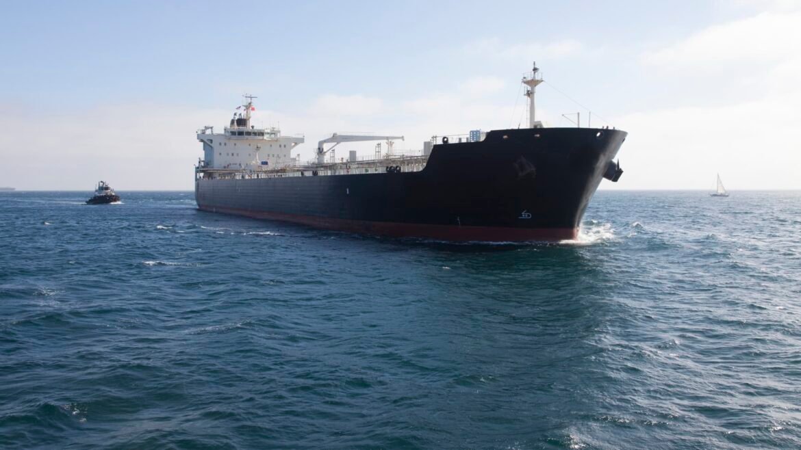 Oil prices fall as traders hope for diplomatic progress in Middle Eas