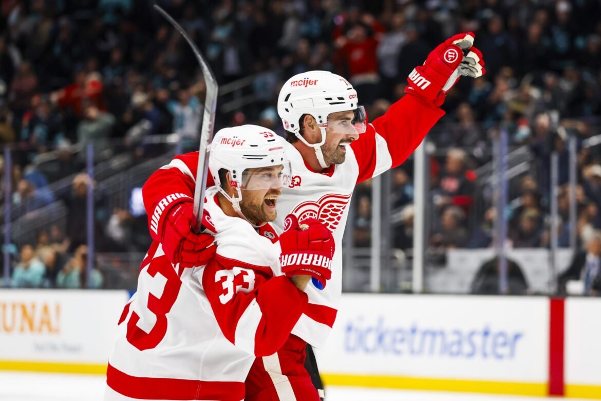 Red Wings vs Canucks Picks, Over/Under & NHL Prediction (Oct. 22)
