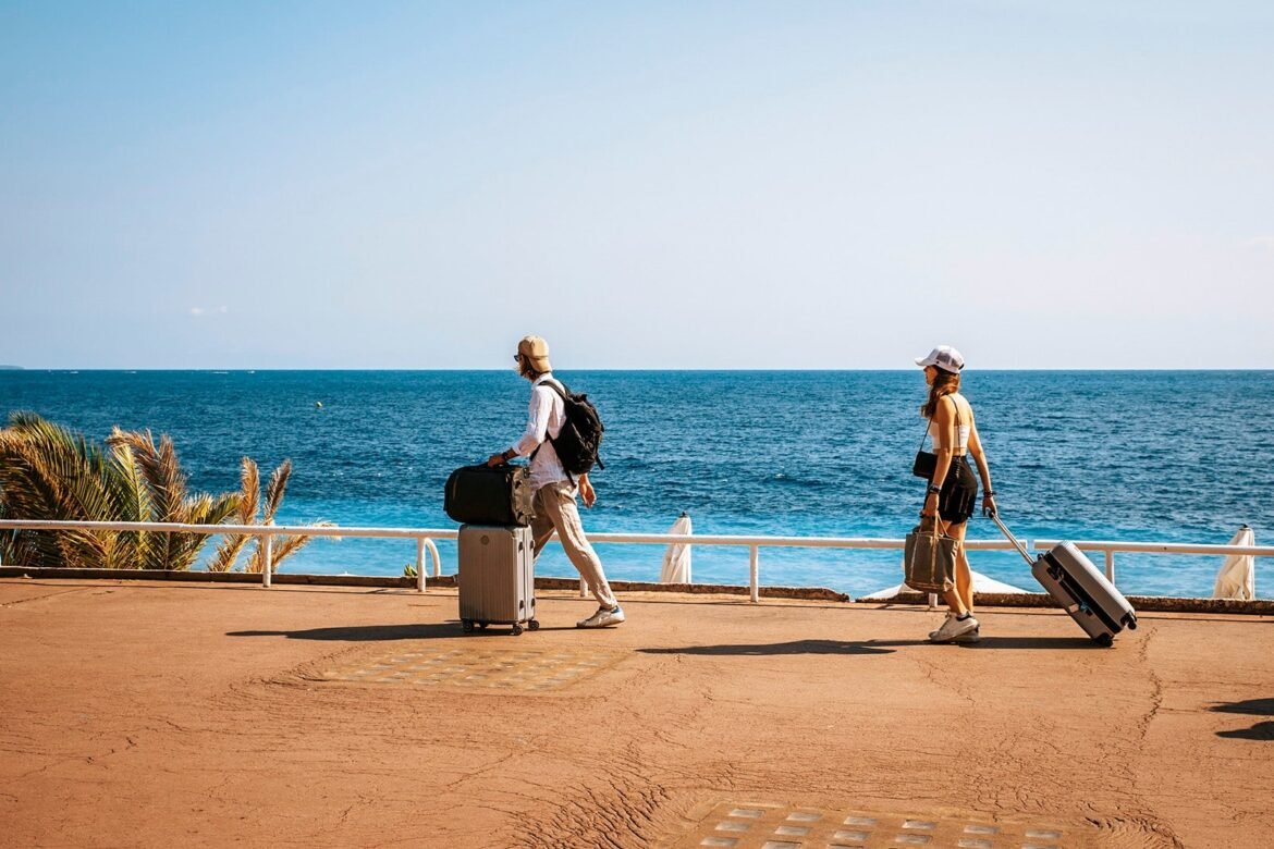 The 28 best credit cards for free checked bags