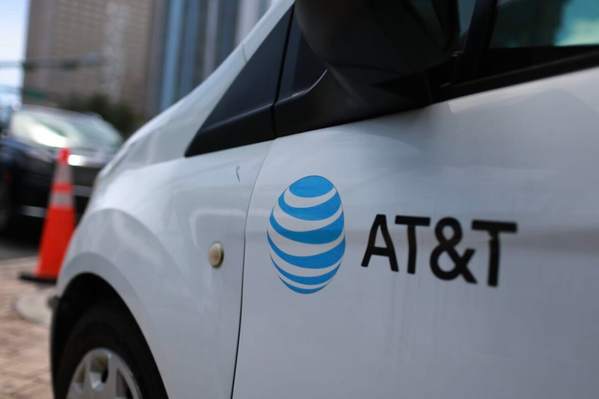The SpaceX threat could loom over AT&T’s stock for a prolonged stretch, analyst cautions