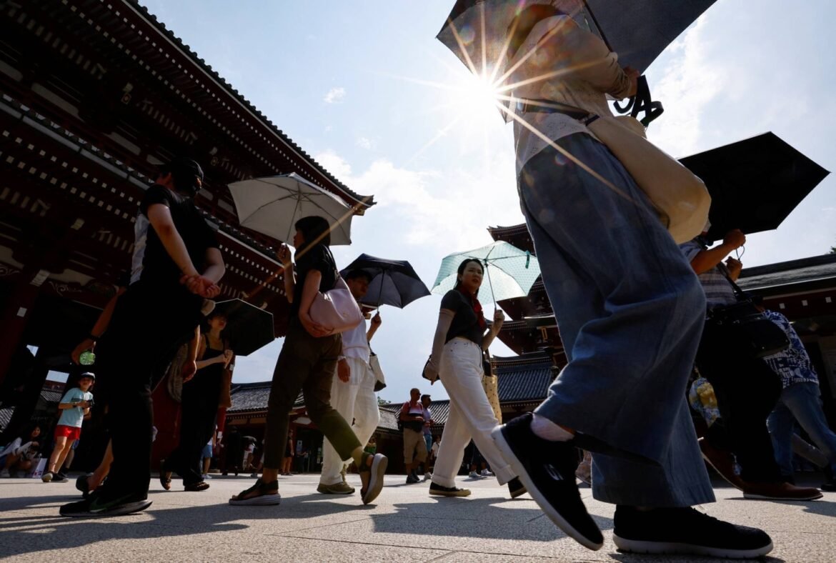 Tokyo and Osaka record latest-ever day above 30 Celsius